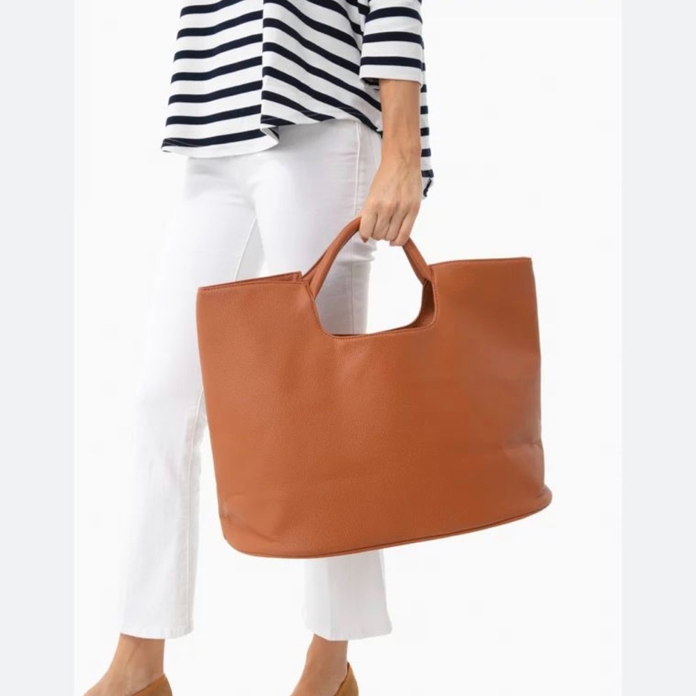 Pomander Place GUC faux leather tote